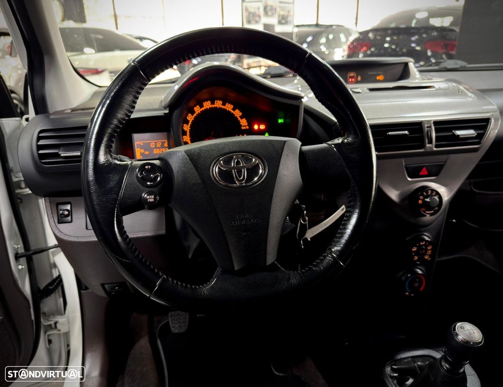 Toyota iQ 1.0 VVT-i 2 EP - 15