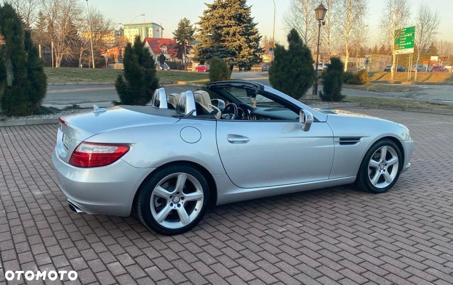 Mercedes-Benz SLK 250 CGI - 8