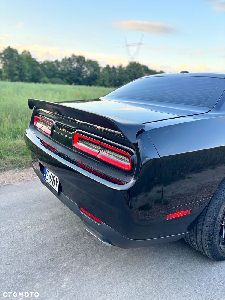 Dodge Challenger - 10