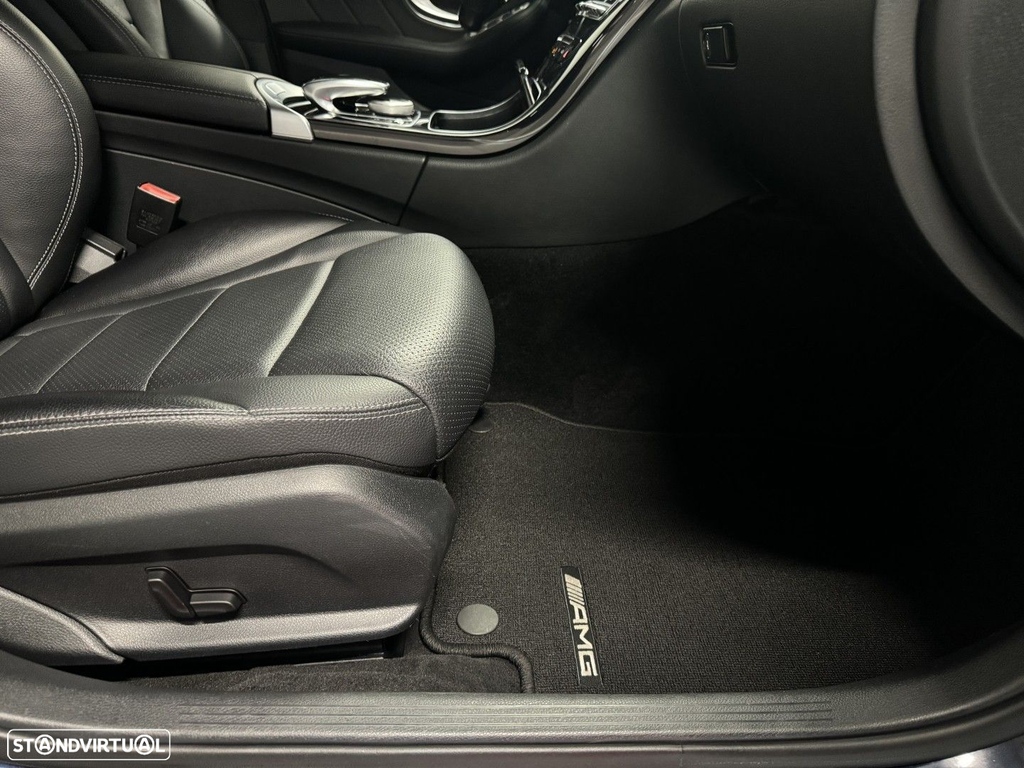 Mercedes-Benz C 300 h AMG Line - 36
