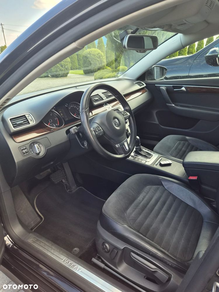 Volkswagen Passat 2.0 TDI DSG BlueMotion Technology Highline - 14