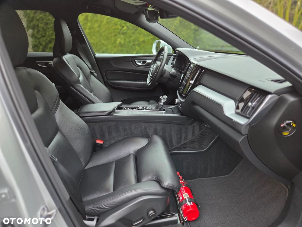 Volvo XC 60 D4 Momentum Pro - 30