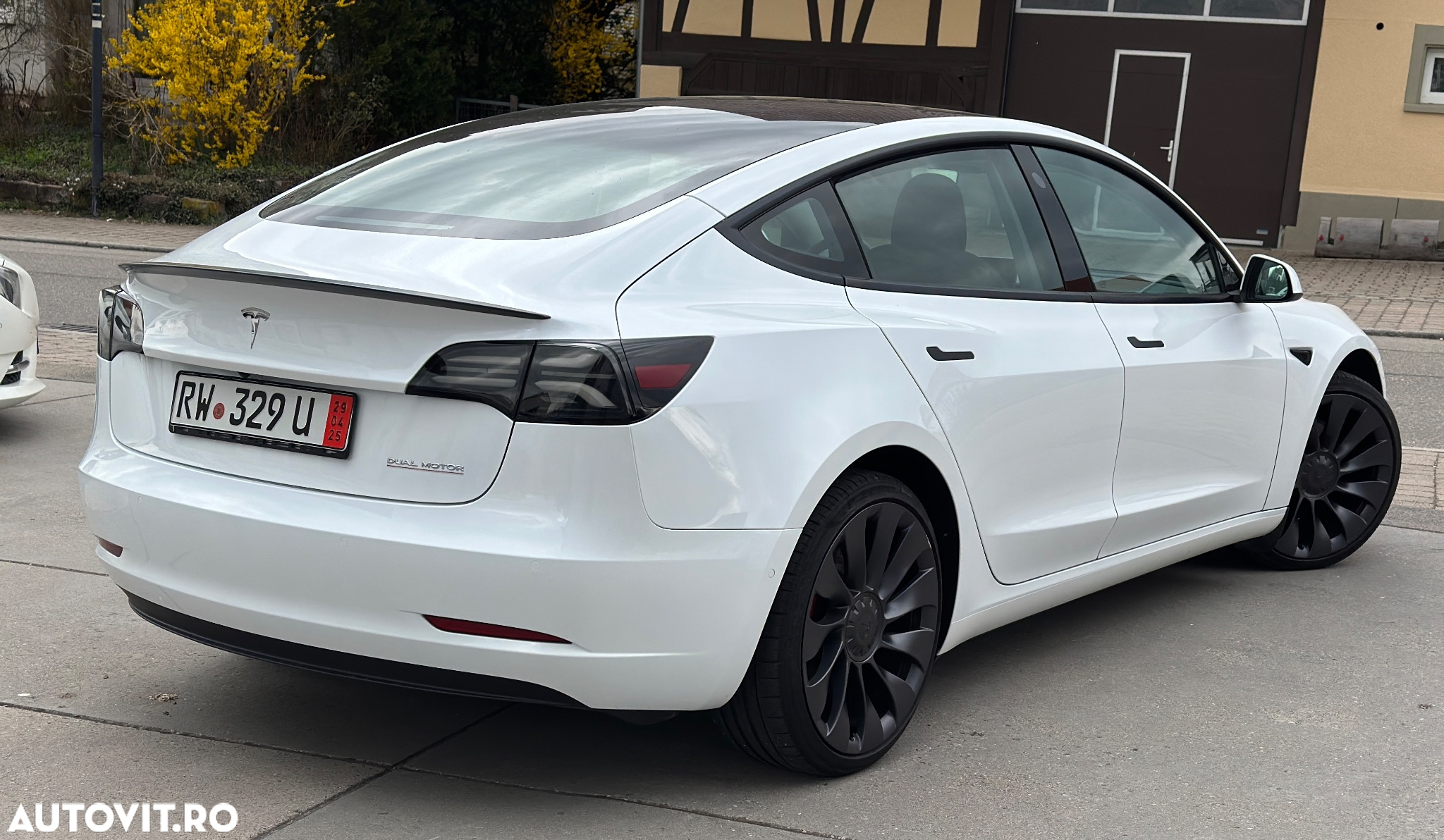 Tesla Model 3 Performance - 3