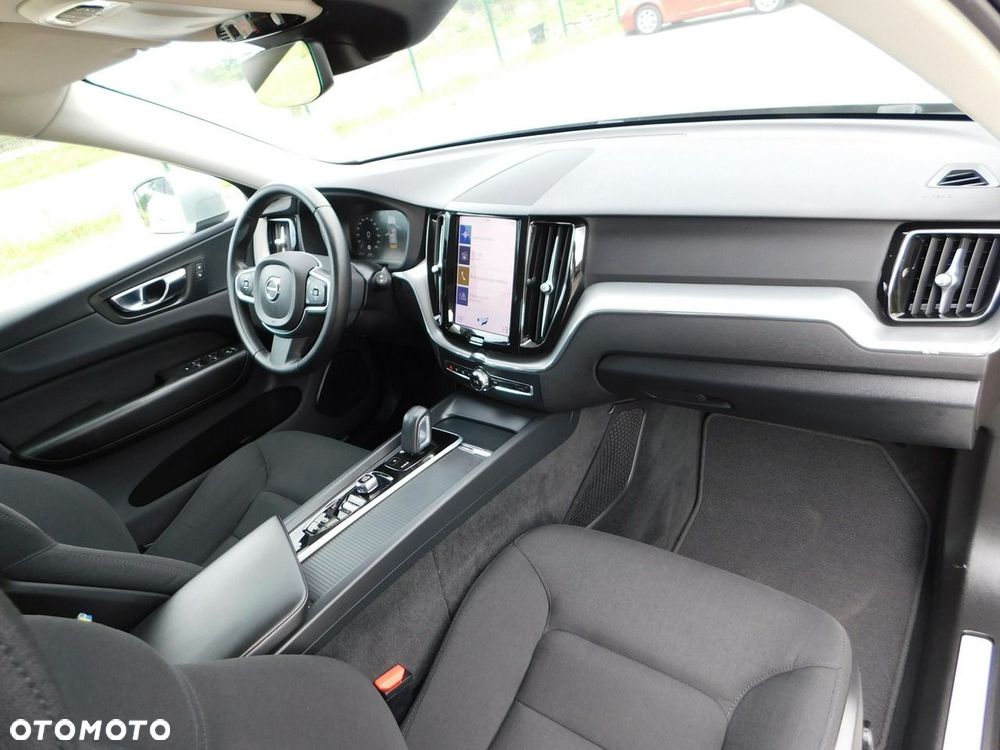 Volvo XC 60 B4 B Momentum Pro - 8