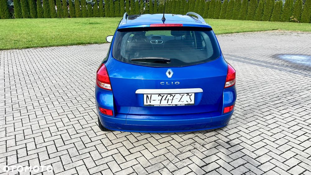 Renault Clio 1.2 16V 75 Collection - 11