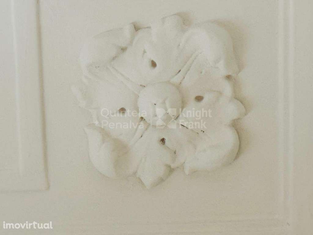 Apartamento T3 para Venda totalmente remodelado em Campo Ourique - Grande imagem: 3/34