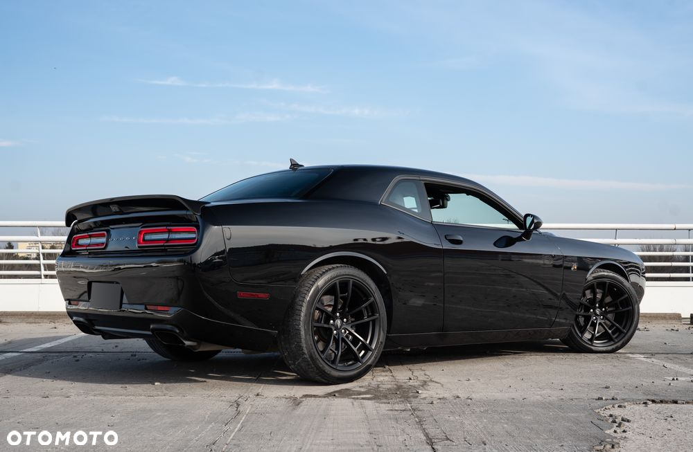 Dodge Challenger 6.4 Scat Pack - 6
