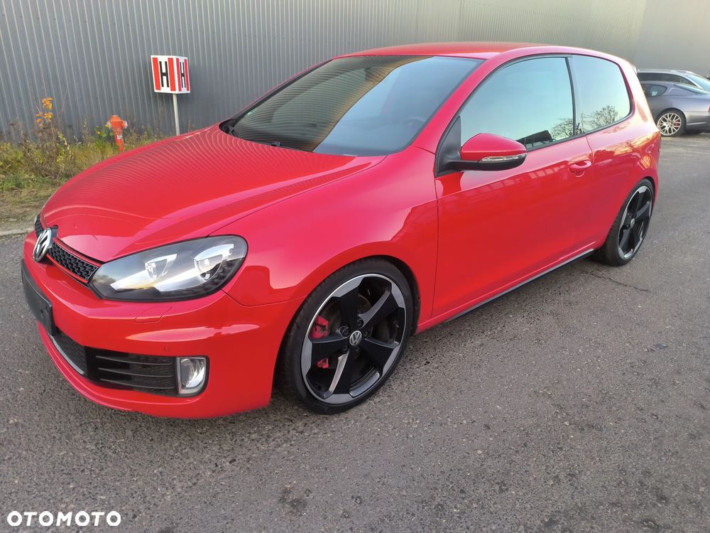 Volkswagen Golf 2.0 GTI adidas - 11