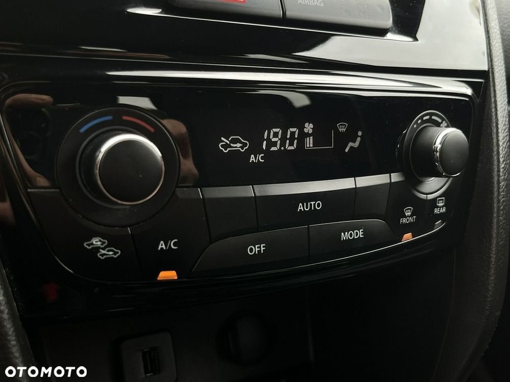Suzuki Vitara 1.0 Boosterjet Premium 2WD - 26