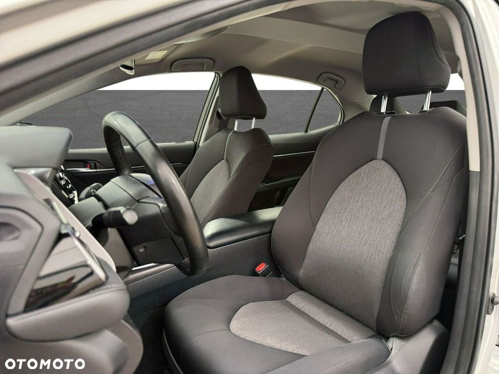 Toyota Camry - 11