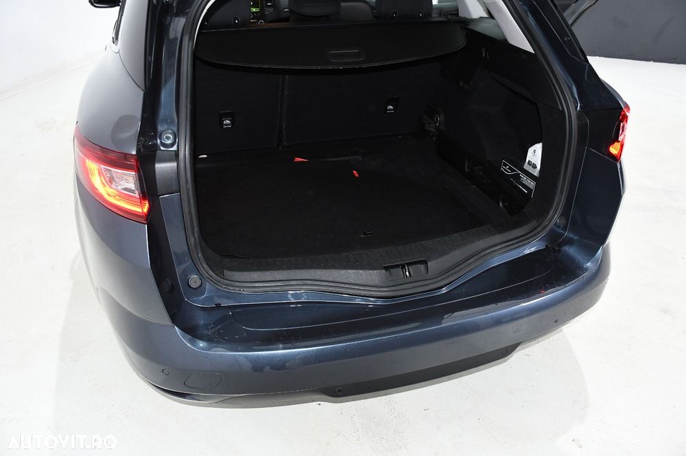 Renault Megane ver-1-5-dci-edc-intens - 6