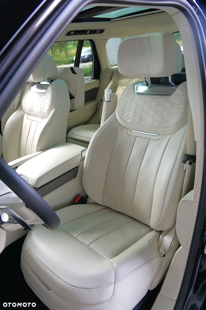 Land Rover Range Rover 4.4 V8 P535 SV - 12