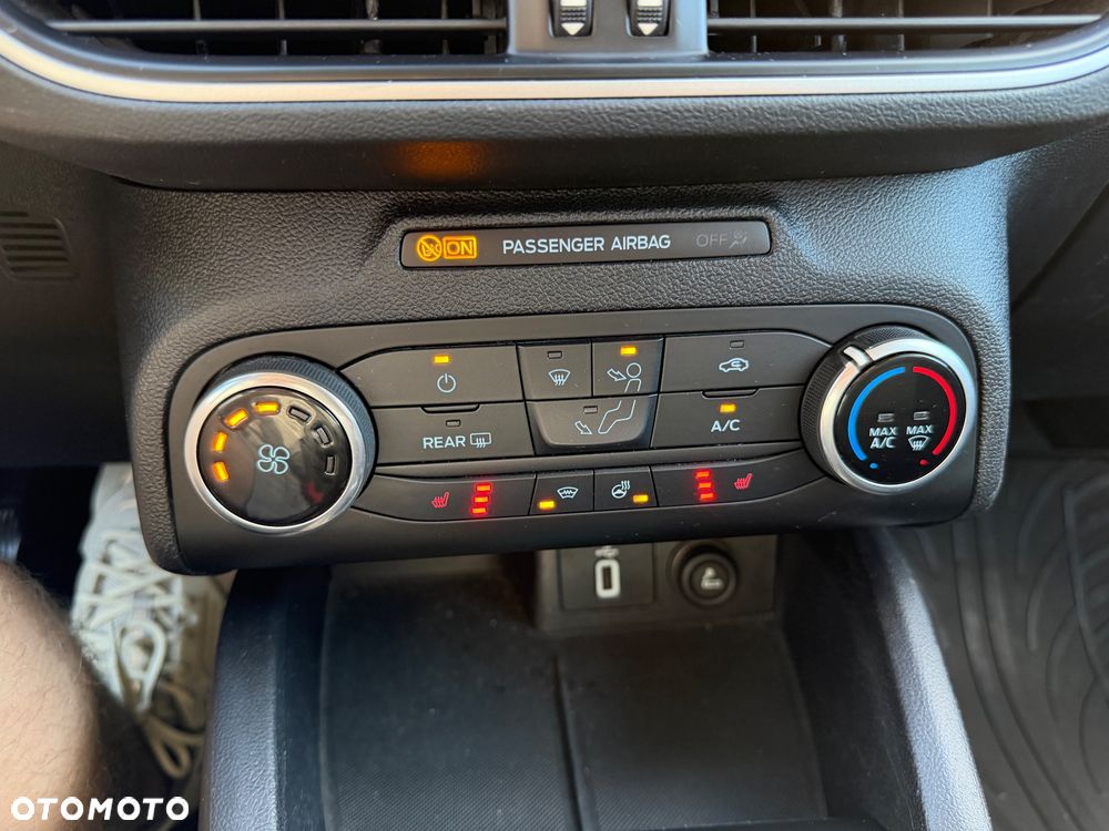 Ford Focus 1.0 EcoBoost STart-Stopp-System TITANIUM - 14