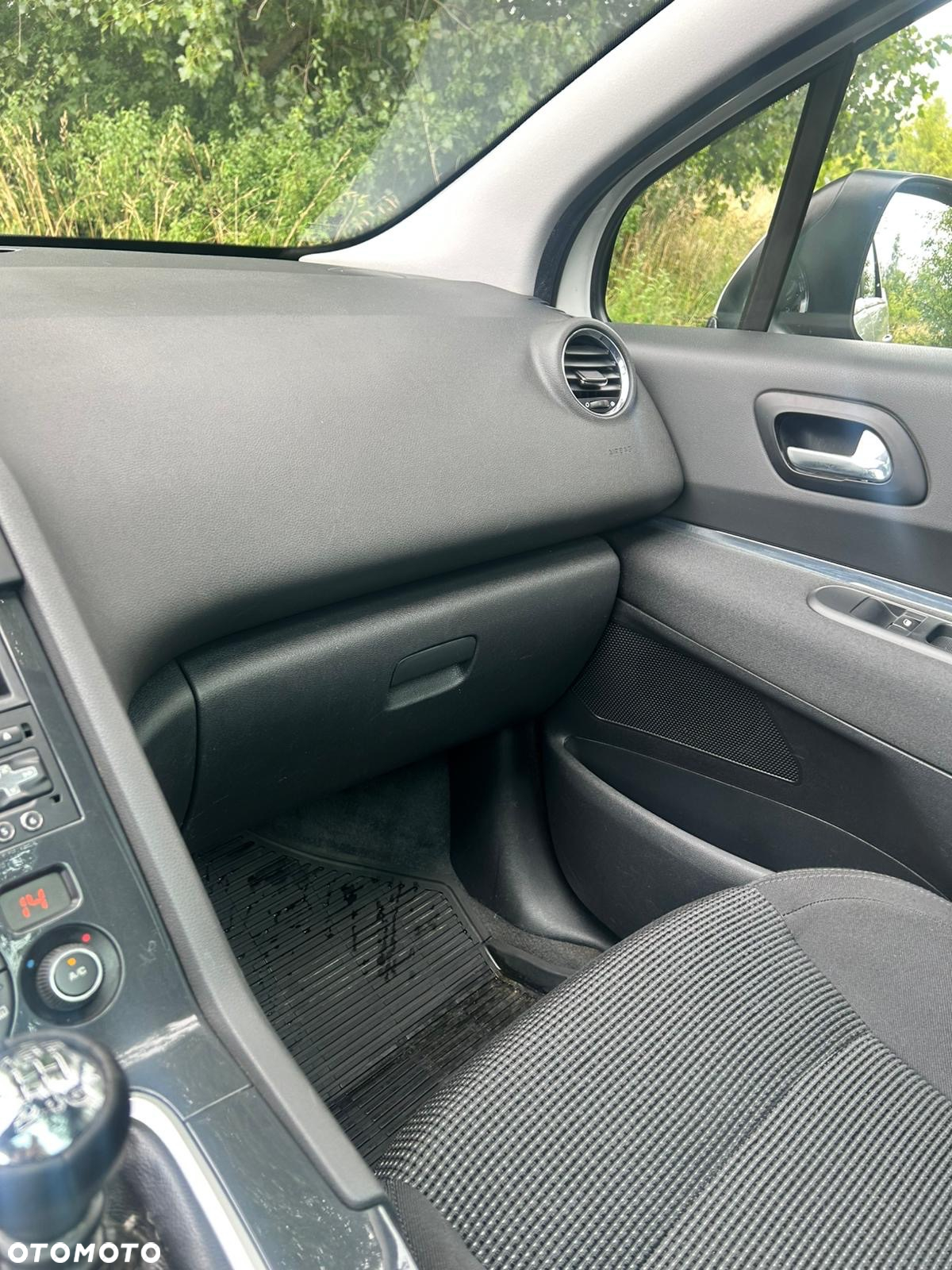 Peugeot 5008 1.6 BlueHDi Style 7os - 7