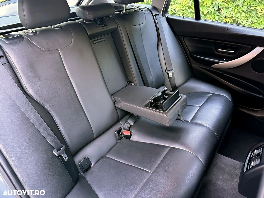 BMW Seria 3 316d Touring Modern Line - 12
