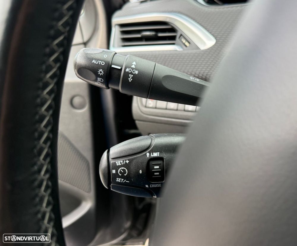 Peugeot 2008 e-HDi FAP 92 STOP & START Allure - 13