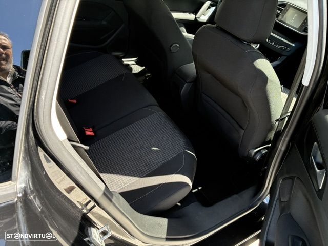 Peugeot 308 SW 1.6 BlueHDi Style - 24