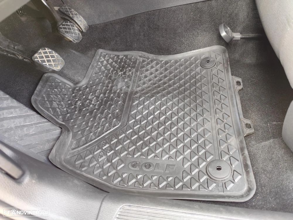 VW Golf Variant 1.6 TDi Confortline - 16