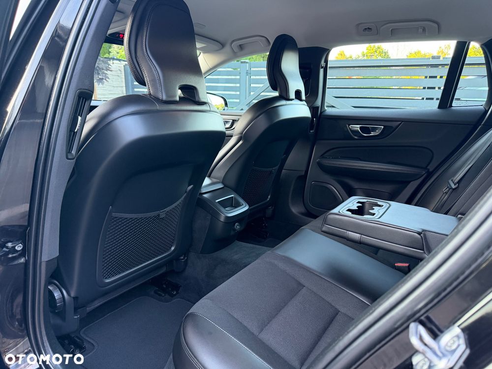 Volvo V60 Cross Country D3 Geartronic Momentum - 29