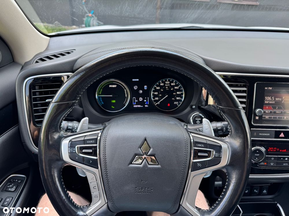 Mitsubishi Outlander - 19