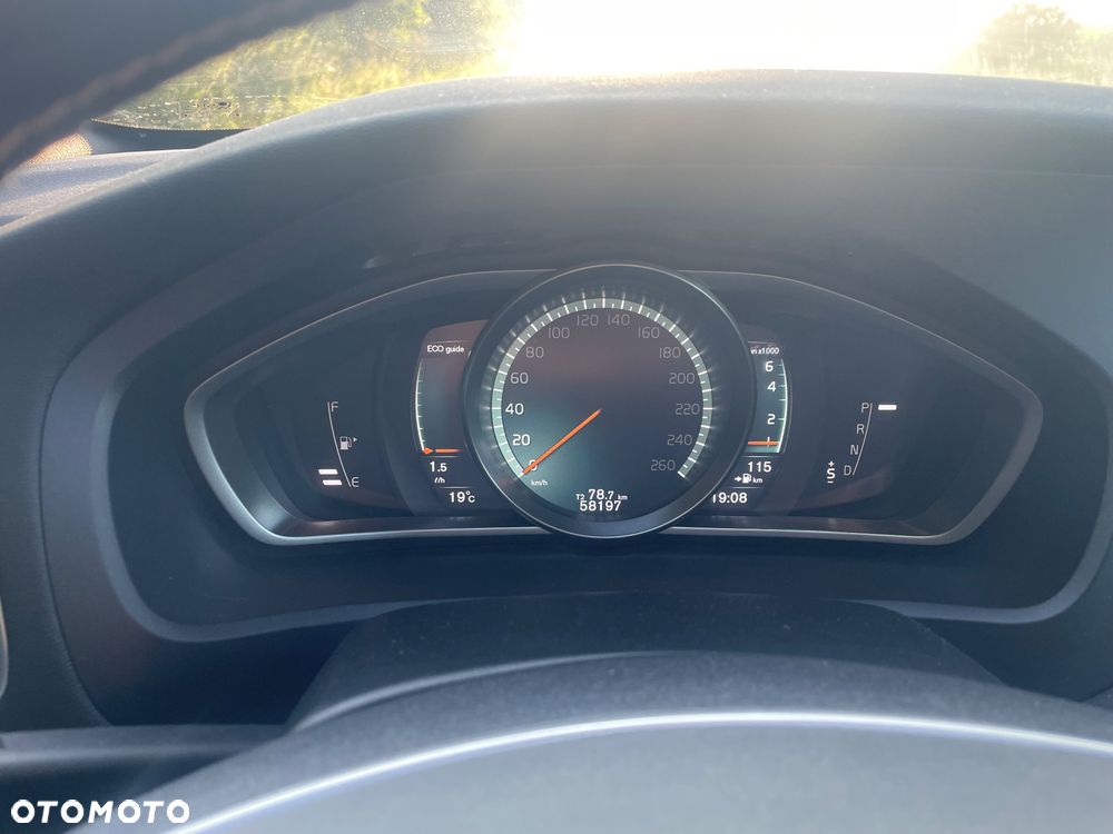 Volvo V40 - 8