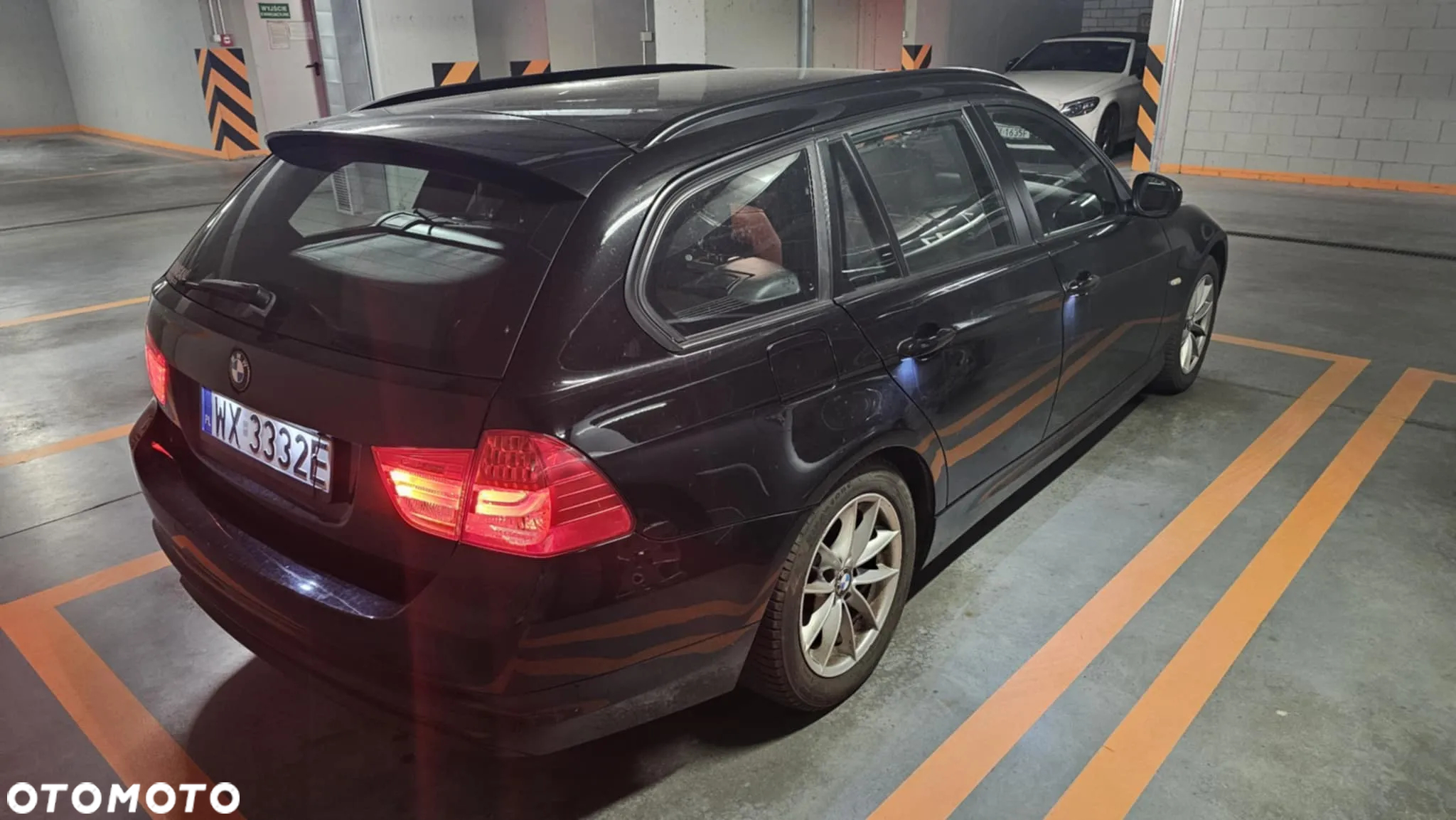 BMW Seria 3 318i Touring - 9