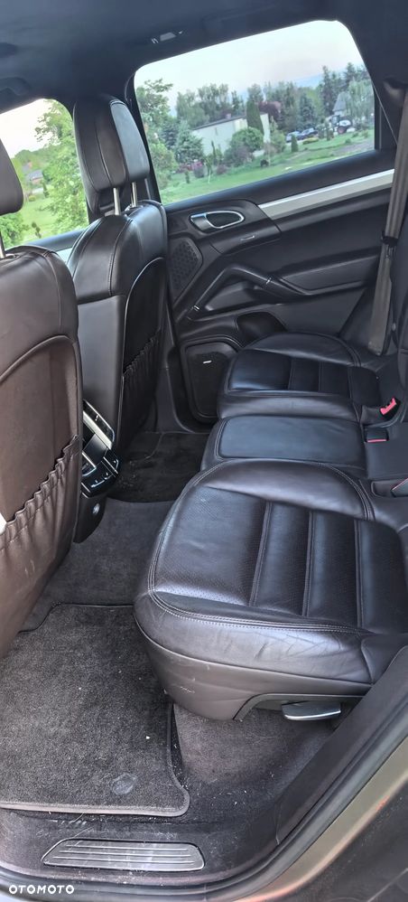 Porsche Cayenne - 5