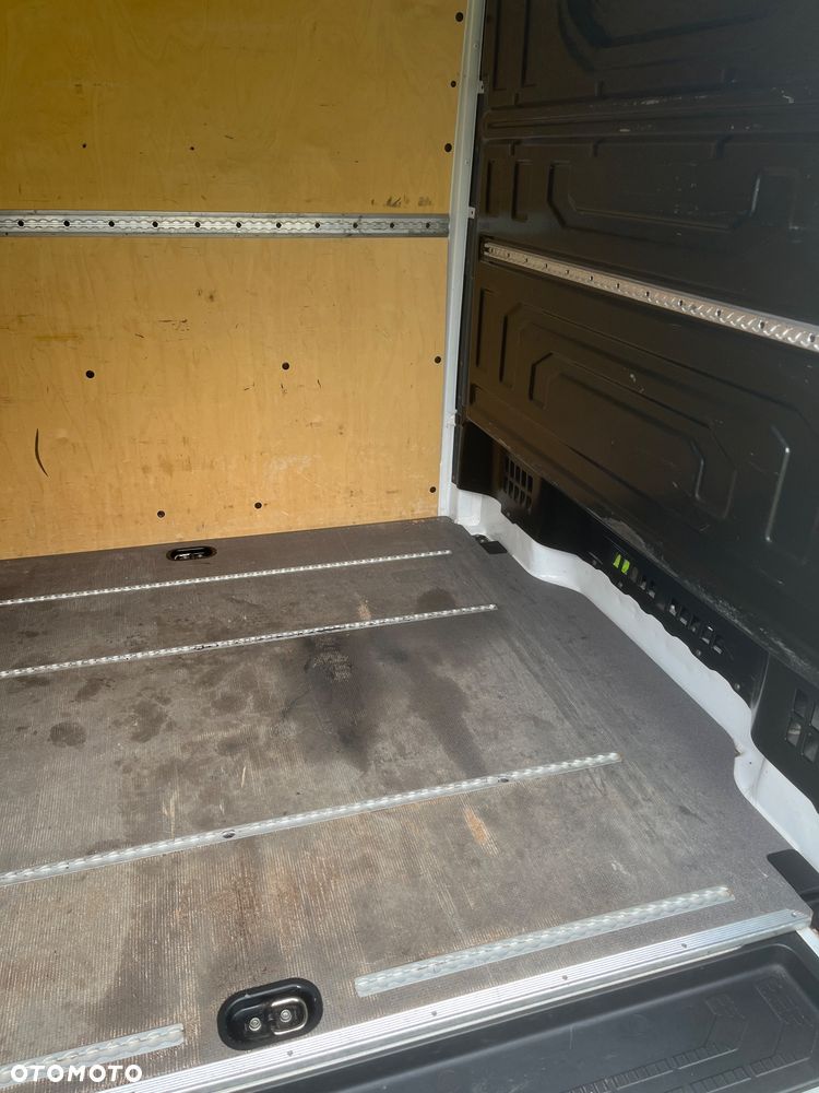Volkswagen CRAFTER - 10