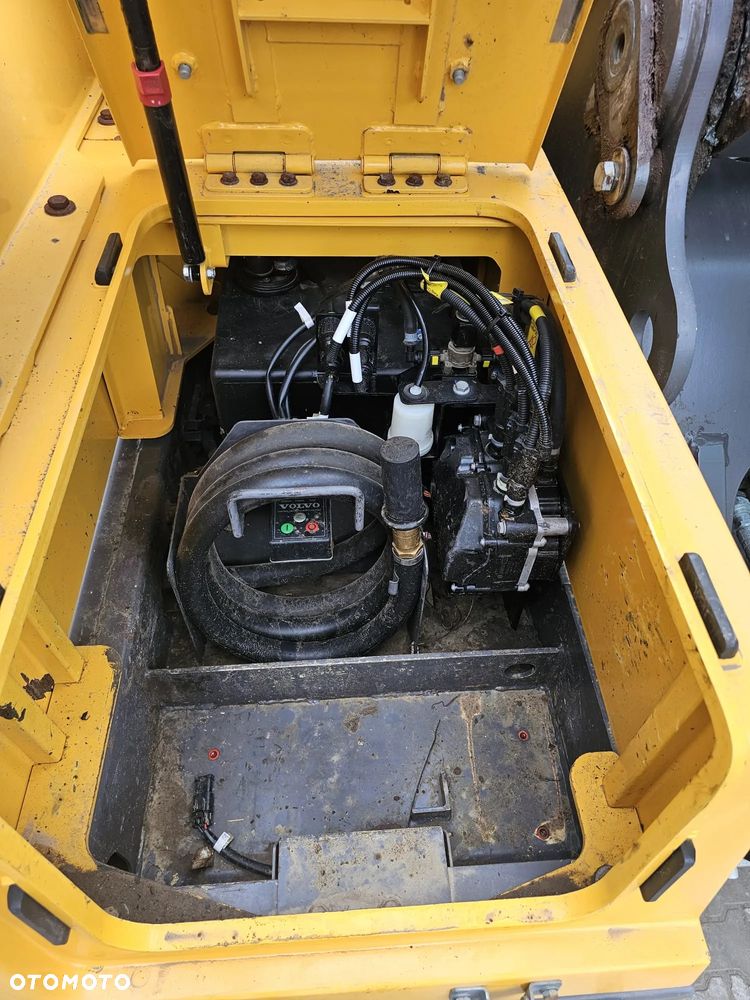 Volvo EC 220EL - 12