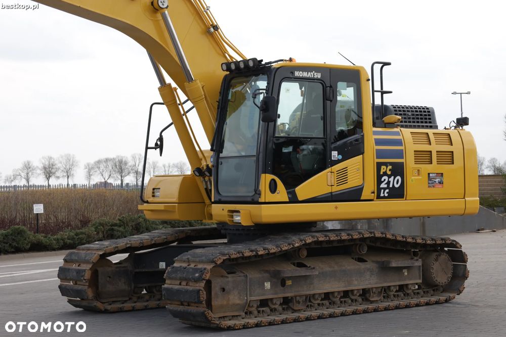 Komatsu PC210LC-11 - 2
