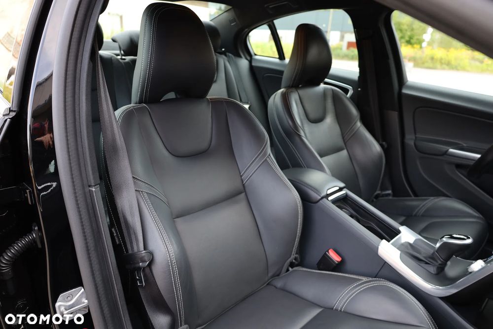 Volvo S60 T5 Drive-E Summum - 25