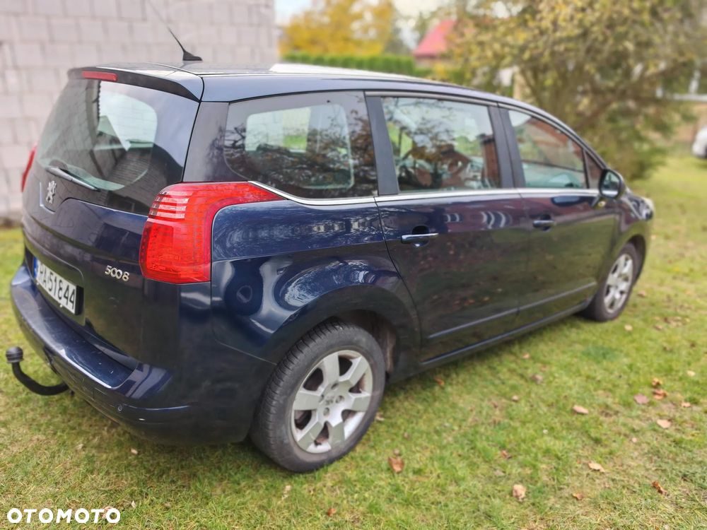 Peugeot 5008 - 8
