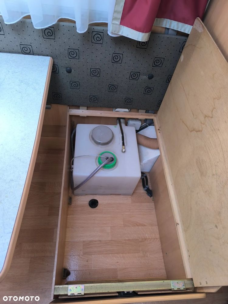 Dethleffs EF2 Camper - 10