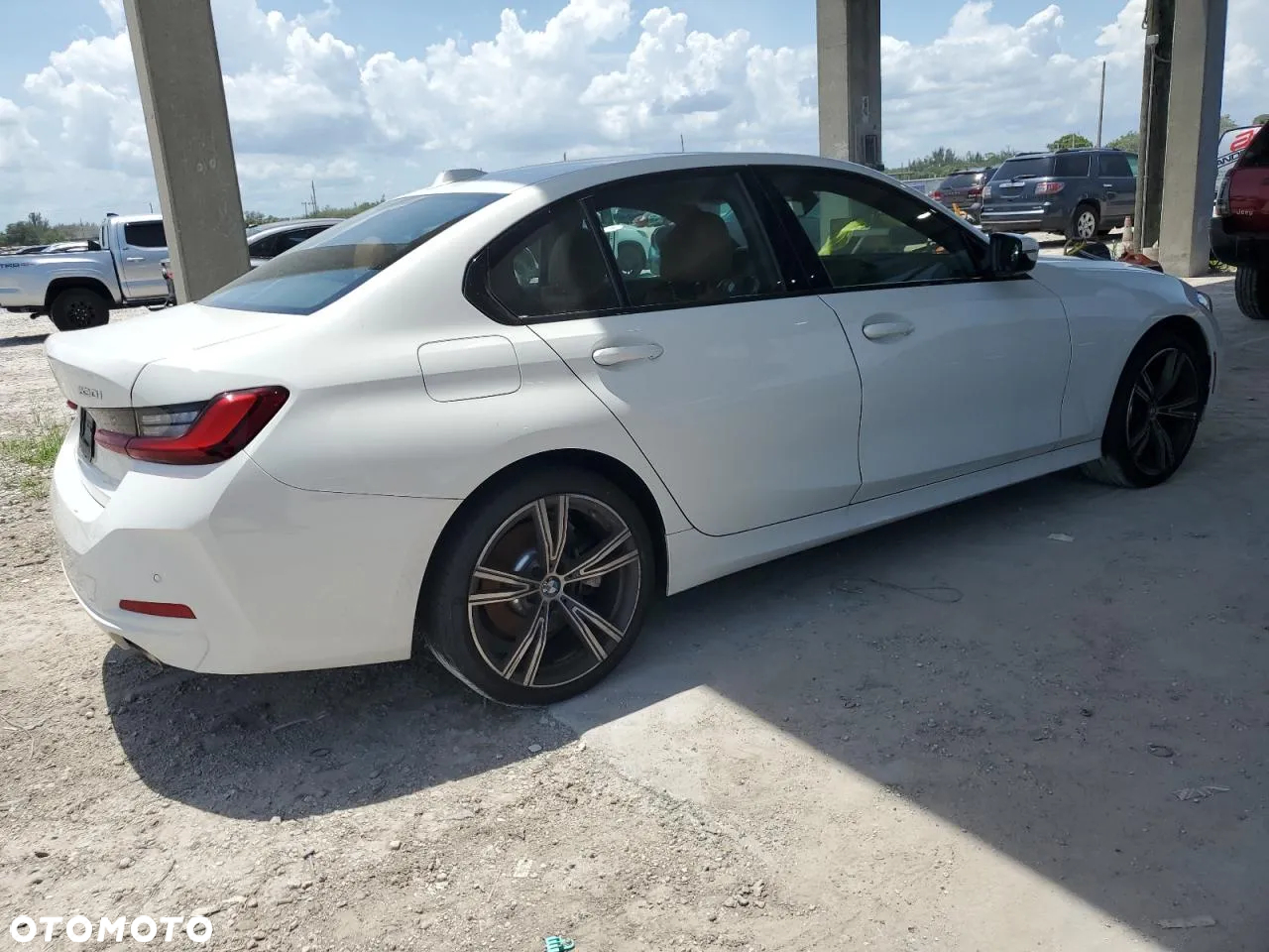 BMW Seria 3 330i - 4