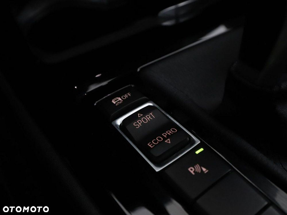 BMW X1 sDrive20d xLine - 30