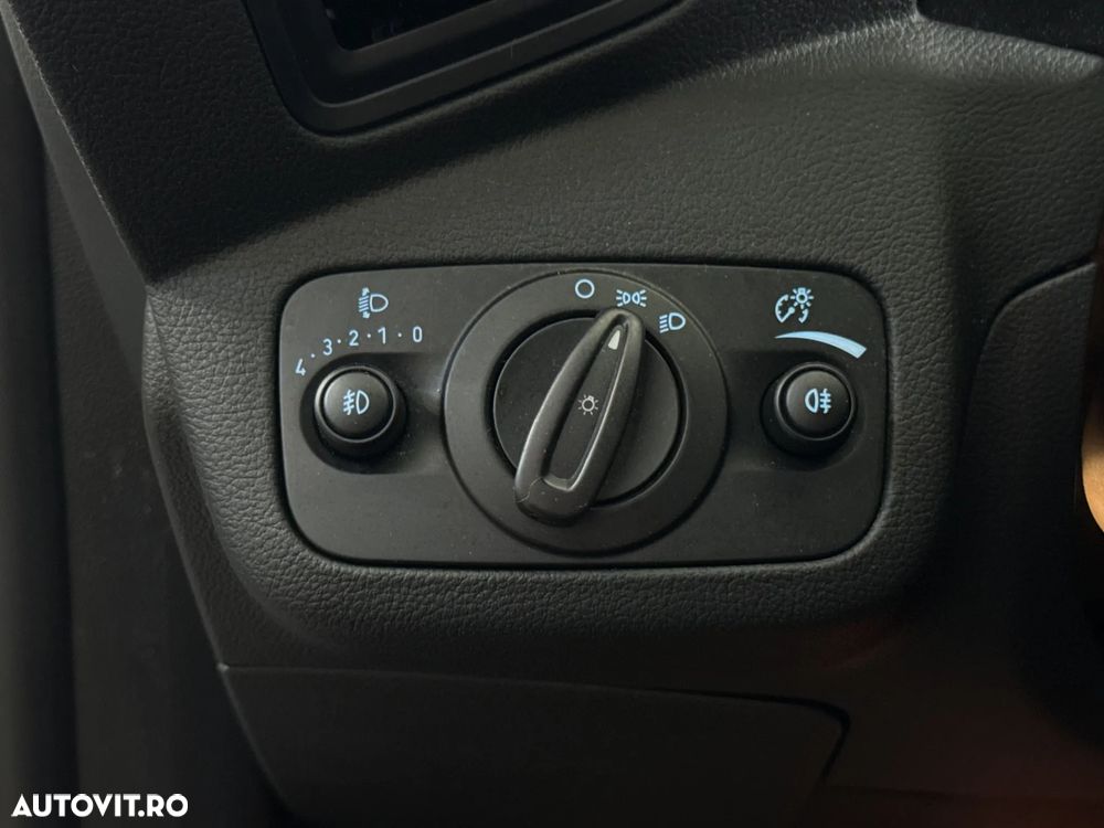 Ford Kuga - 16