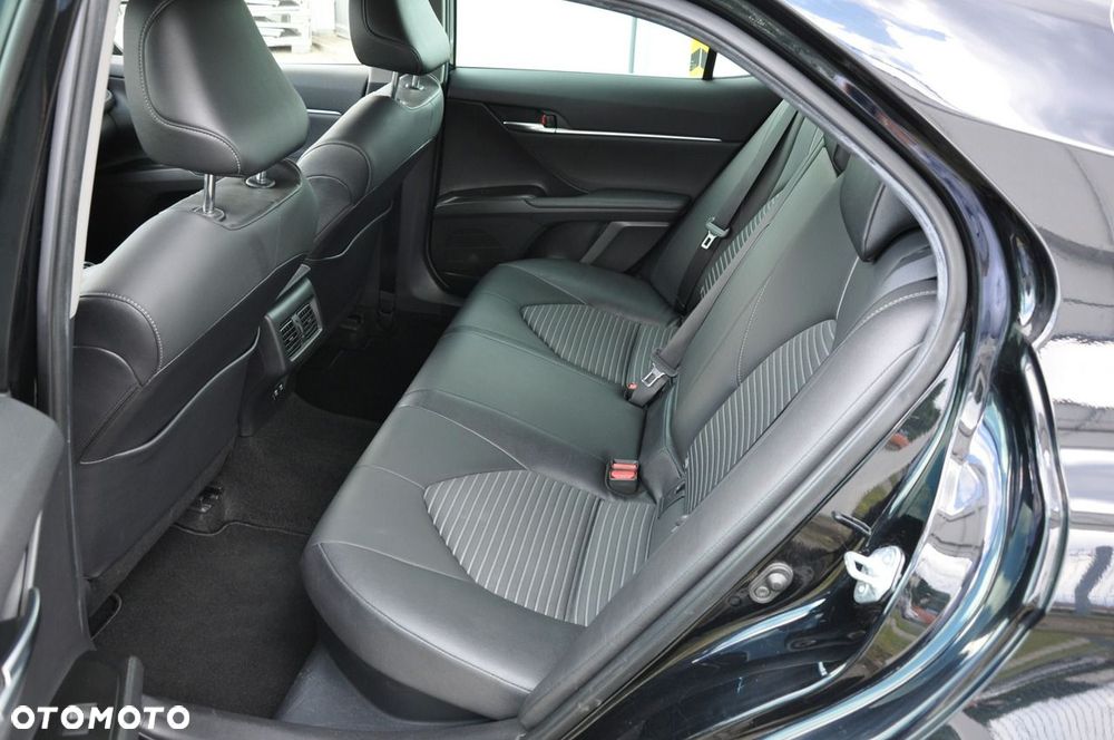 Toyota Camry - 24