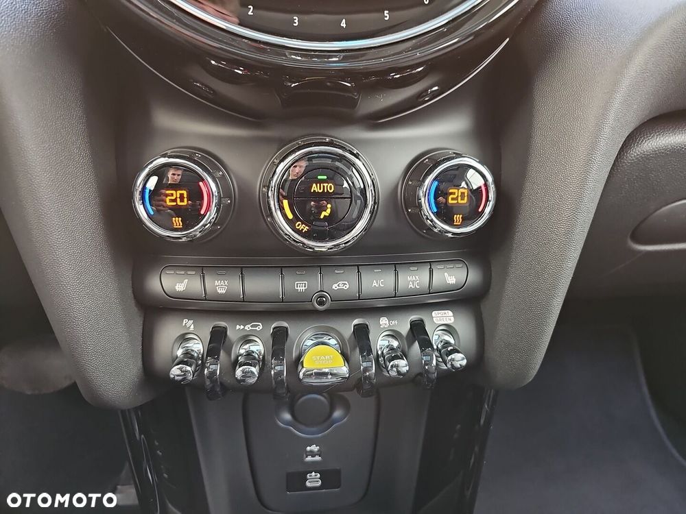 MINI Cooper SE - 16
