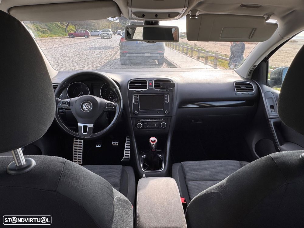 VW Golf 2.0 TDi Confortline - 13