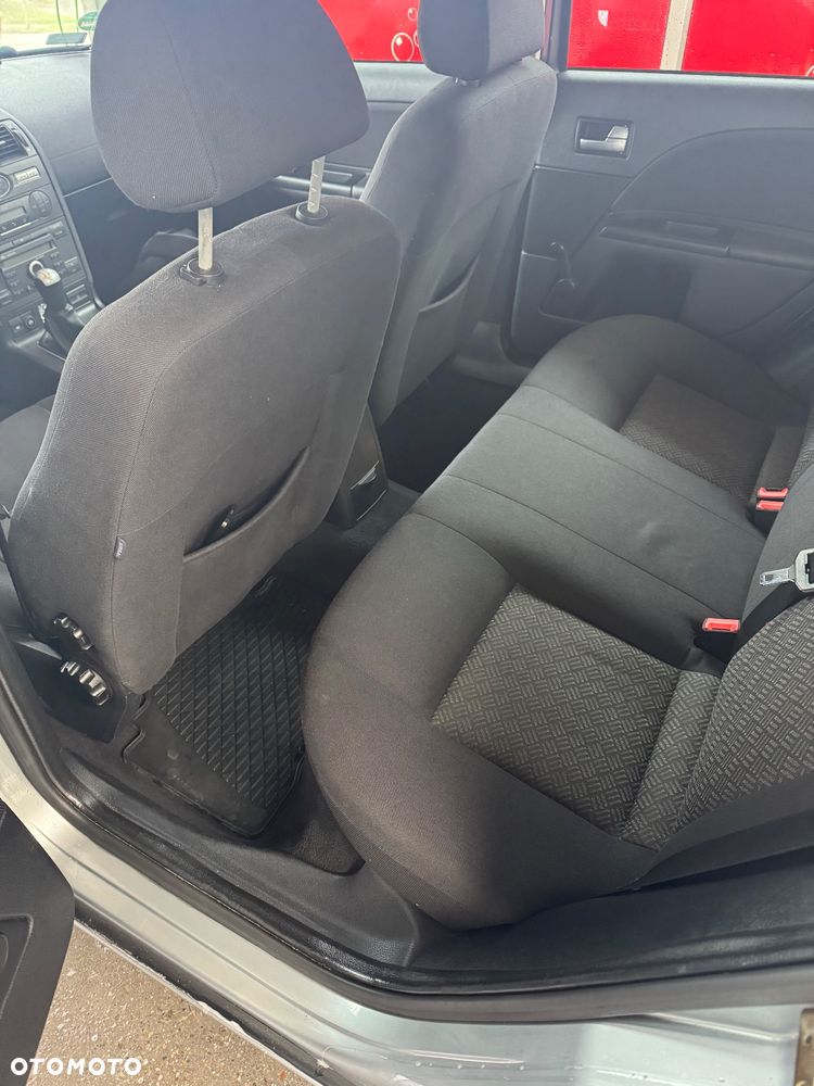 Ford Mondeo 1.8 Ambiente - 14