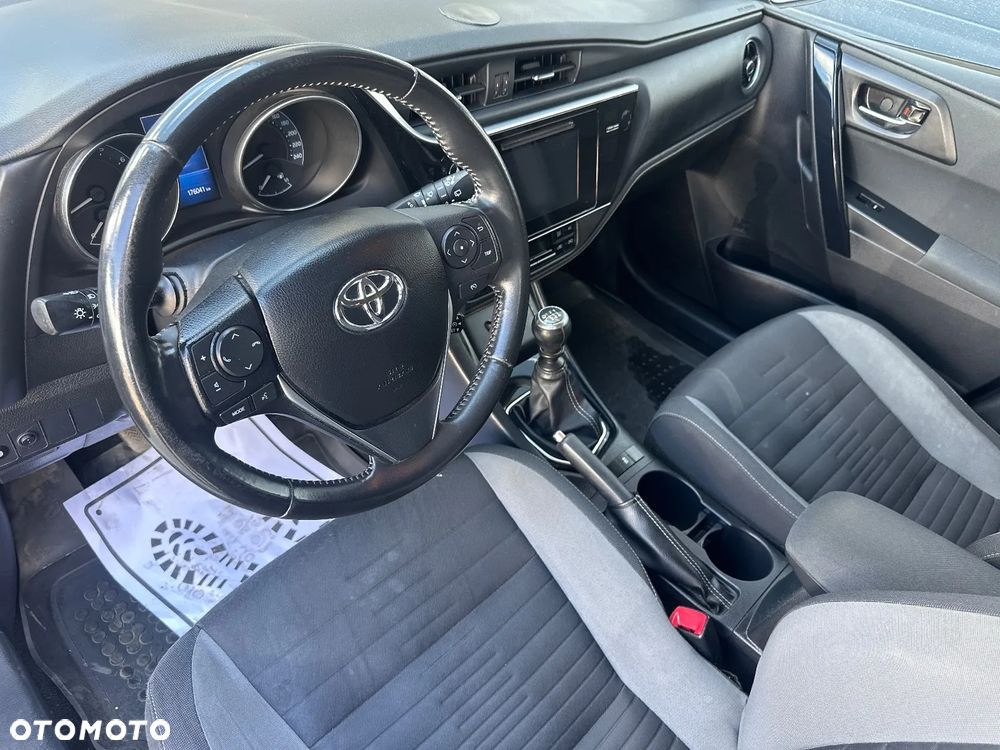 Toyota Auris 1.6 Prestige - 21
