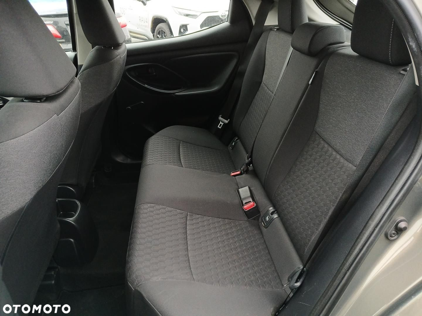 Toyota Yaris - 16