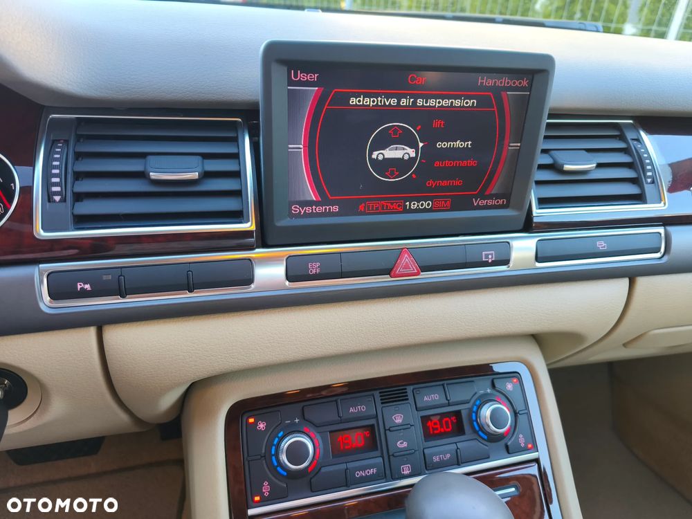 Audi A8 4.2 Quattro - 29