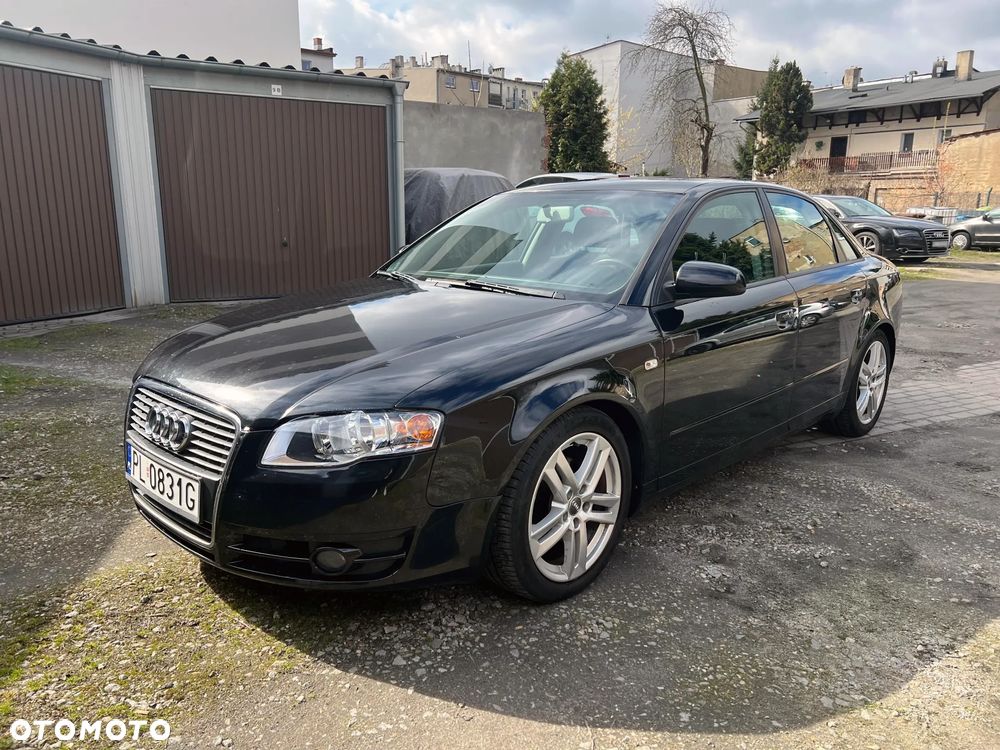 Audi A4 Limousine - 1