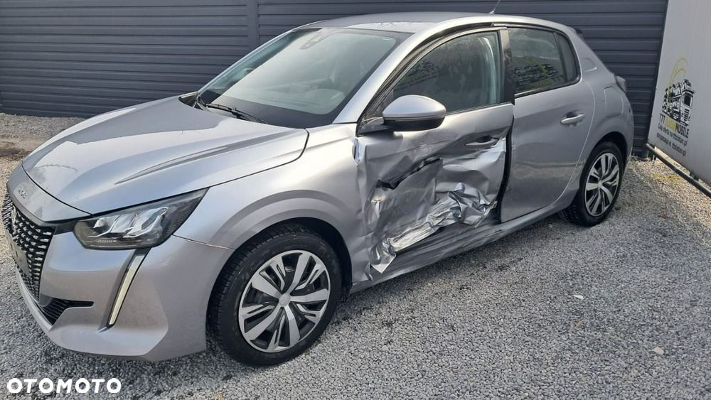 Peugeot 208 - 4