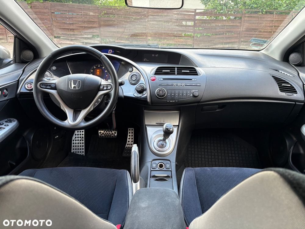 Honda Civic 1.8 Comfort - 12
