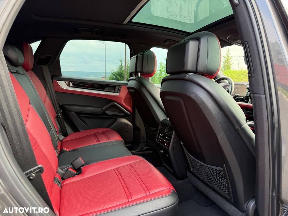 Porsche Cayenne E-Hybrid Tiptronic S Platinum Edition - 29