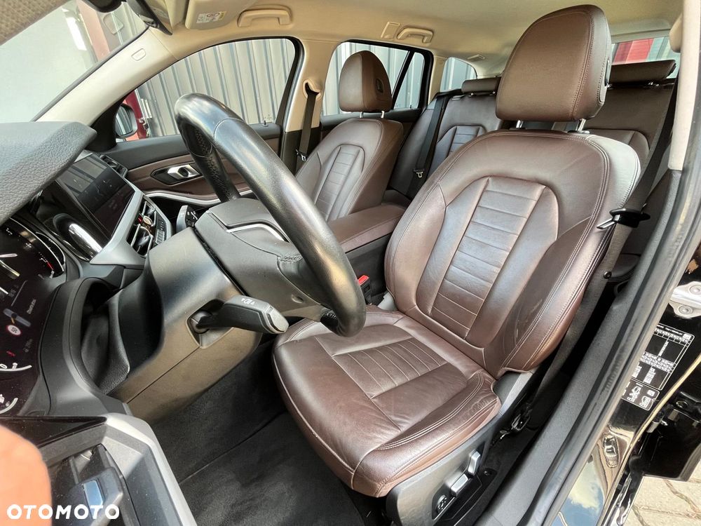 BMW Seria 3 330i xDrive Advantage sport - 22