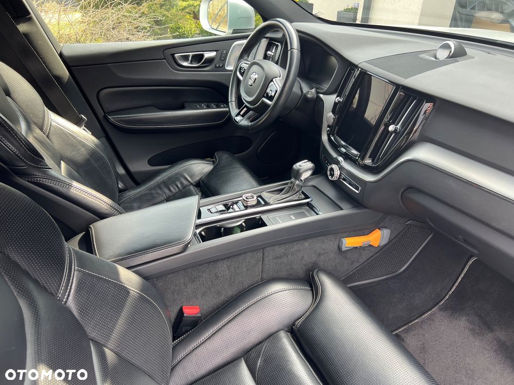 Volvo XC 60 D4 AWD R-Design - 7