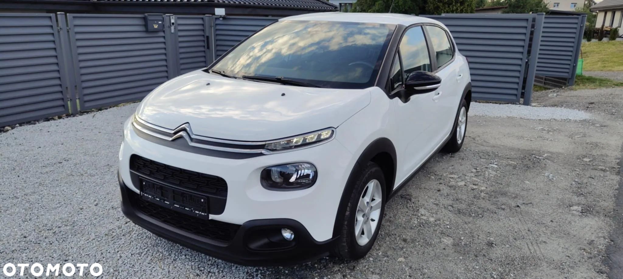 Citroën C3 Pure Tech 82 SHINE - 1